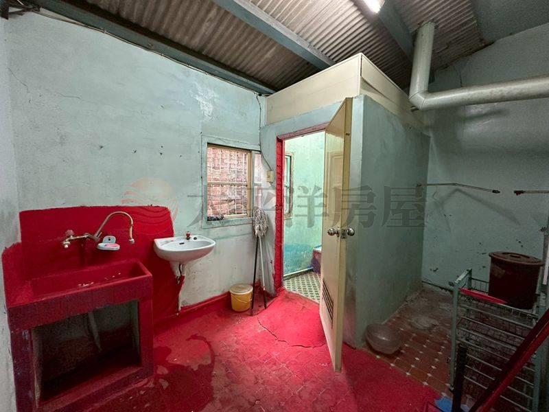 新生路巷弄需整理透天厝房屋室內格局與周邊環境