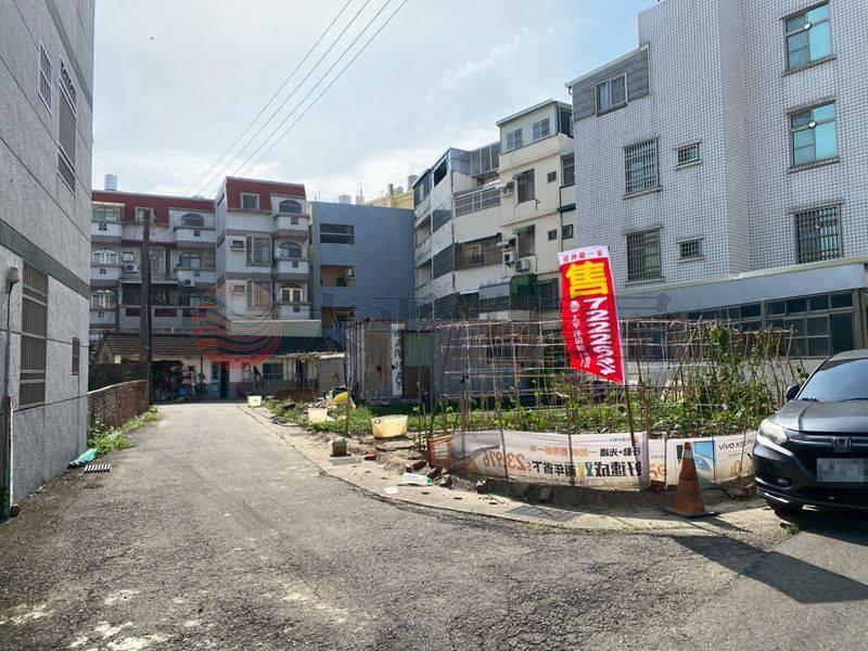 佳里佳北路雙面路建地房屋室內格局與周邊環境