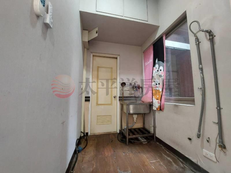 專約~中港轉運站旁金店面房屋室內格局與周邊環境