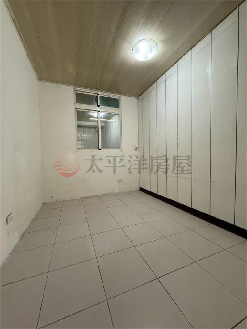 近804邊間透天房屋室內格局與周邊環境