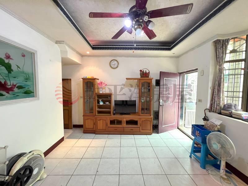 近台31前庭花園別墅房屋室內格局與周邊環境