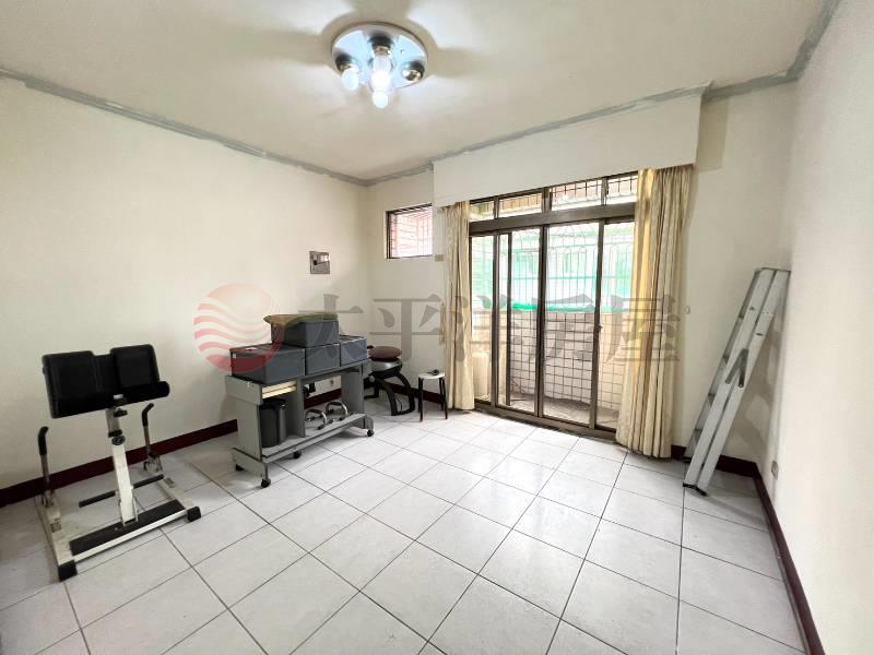 近台31前庭花園別墅房屋室內格局與周邊環境