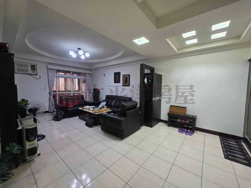 比佛利雙車位亮麗大四房房屋室內格局與周邊環境