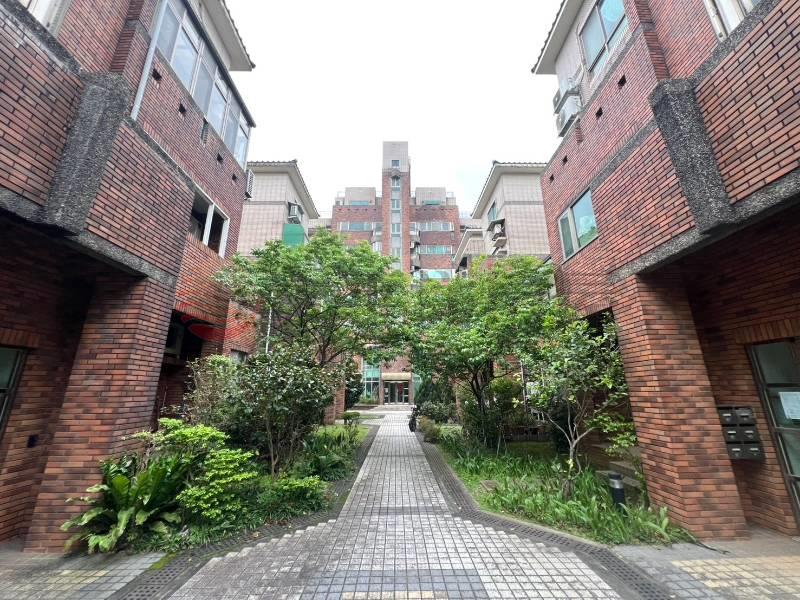 渴望園區面公園3改2房車華廈房屋室內格局與周邊環境