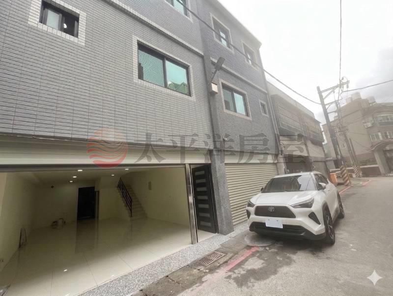 近高榮國小整新美透天房屋室內格局與周邊環境