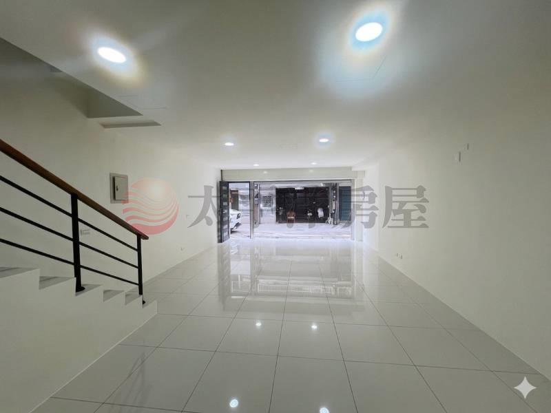 近高榮國小整新美透天房屋室內格局與周邊環境