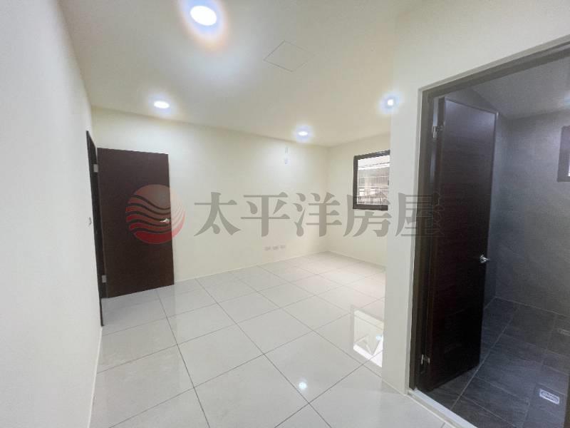近高榮國小整新美透天房屋室內格局與周邊環境
