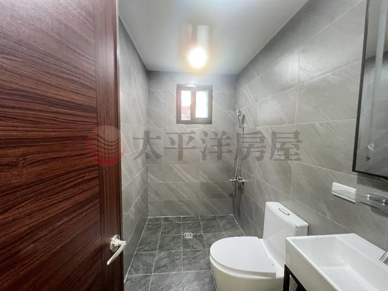 近高榮國小整新美透天房屋室內格局與周邊環境