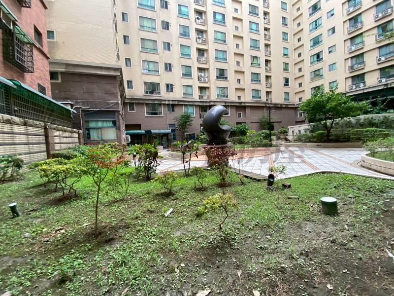中平商圈面寬金店面+車位房屋室內格局與周邊環境