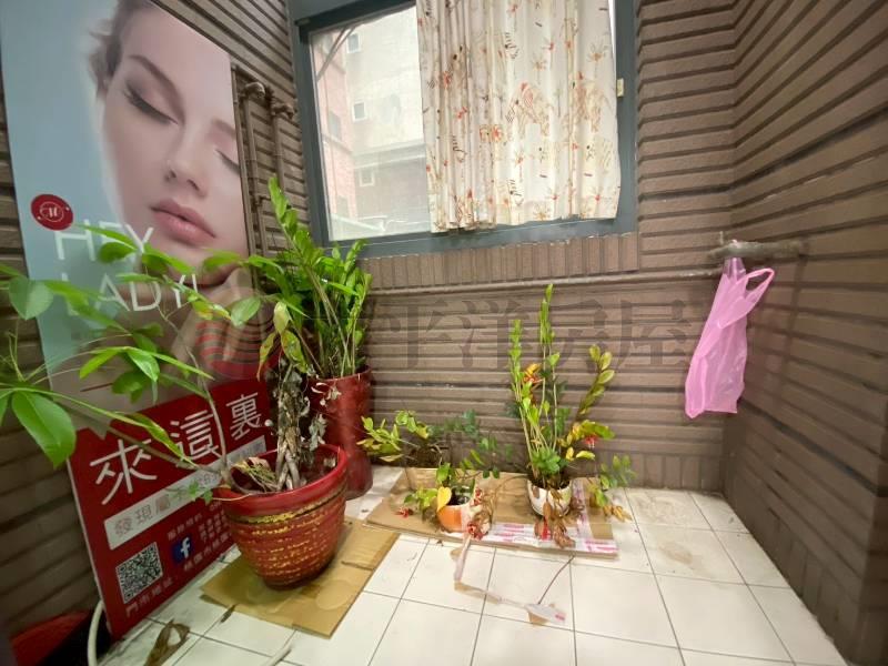 中平商圈面寬金店面+車位房屋室內格局與周邊環境