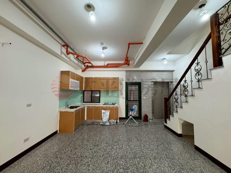 專約-新屋市區全新電梯透天別墅房屋室內格局與周邊環境