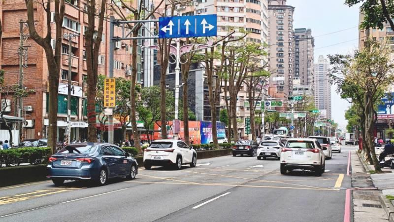 正中正路收租透店房屋室內格局與周邊環境