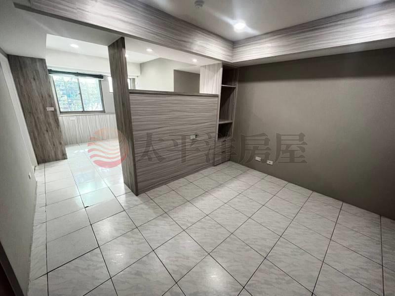 署桃3房雙車位-必富邑E區房屋室內格局與周邊環境