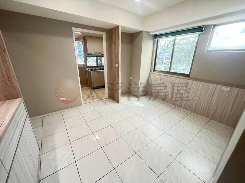 署桃3房雙車位-必富邑E區房屋室內格局與周邊環境