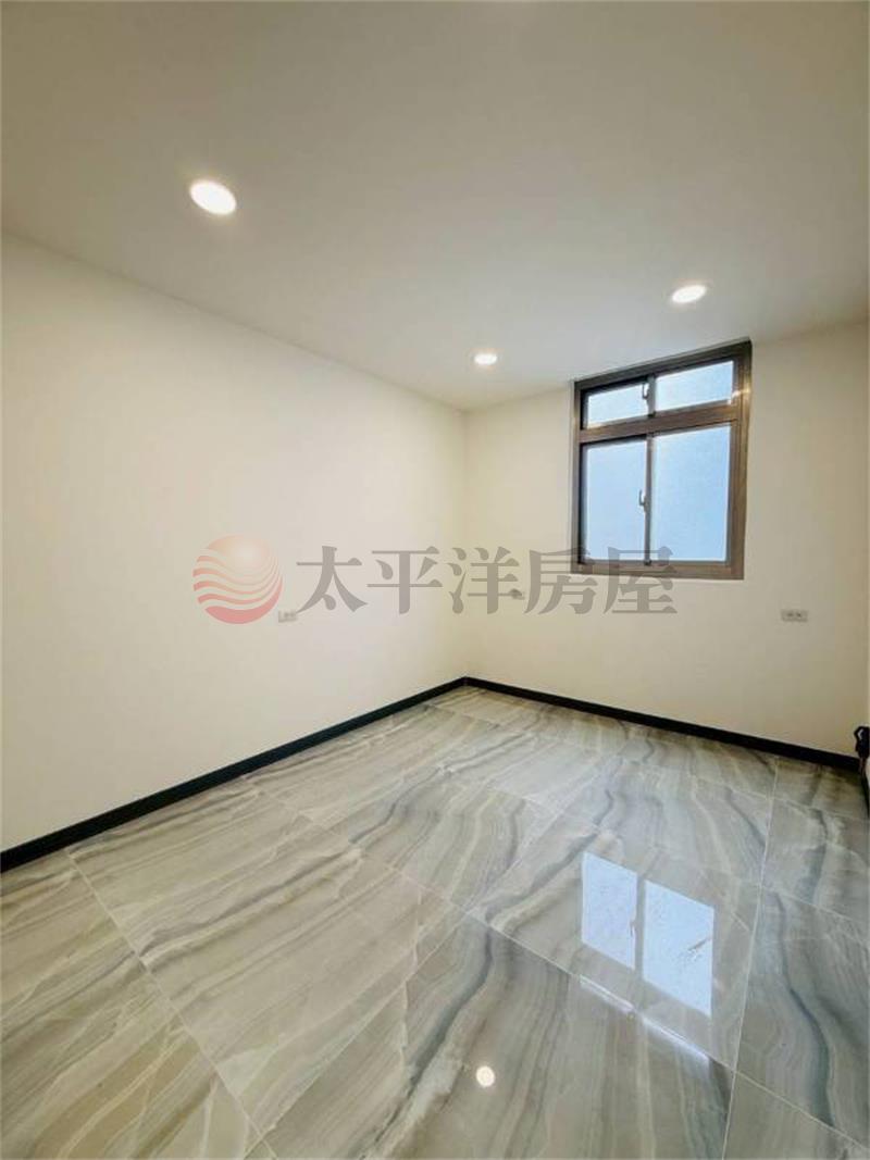 龍岡忠貞市場大地坪全新翻修透天房屋室內格局與周邊環境