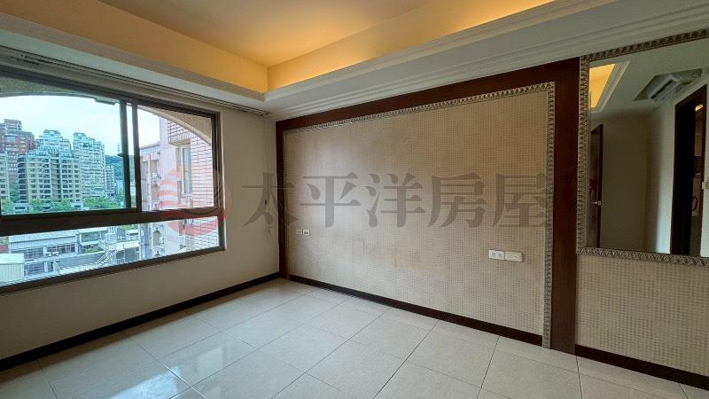 路易崴登超值2房7樓房屋室內格局與周邊環境