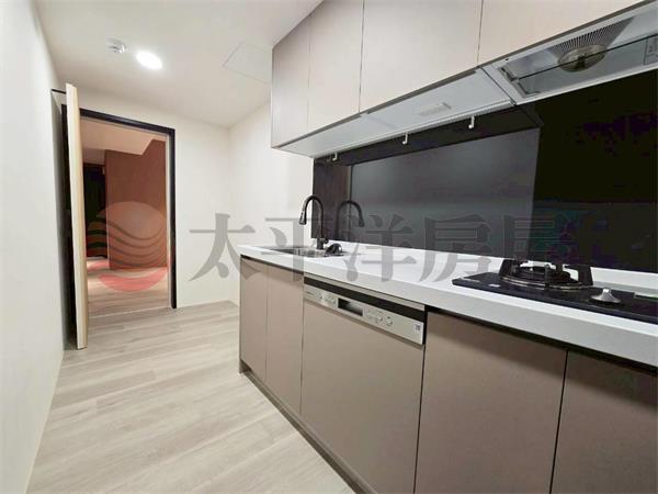 城中大璽全新事務所+車位房屋室內格局與周邊環境