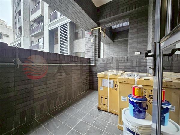 城中大璽全新事務所+車位房屋室內格局與周邊環境