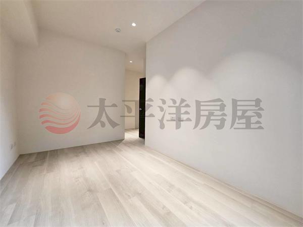城中大璽全新事務所+車位房屋室內格局與周邊環境
