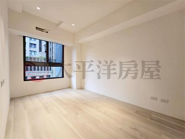 城中大璽全新事務所+車位房屋室內格局與周邊環境