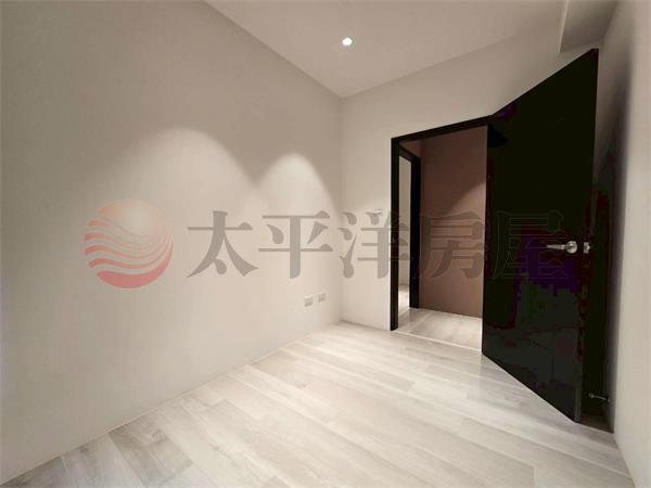 城中大璽全新事務所+車位房屋室內格局與周邊環境