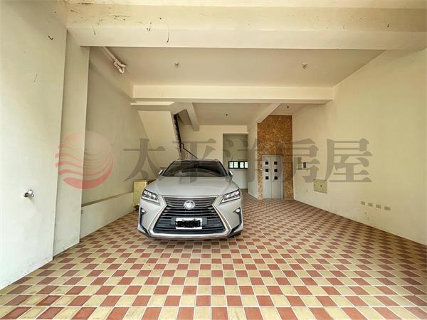 稀有電梯豪宅別墅房屋室內格局與周邊環境