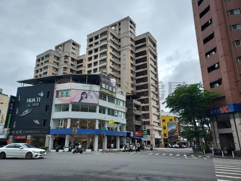 三多商圈-精緻套房附車位房屋室內格局與周邊環境