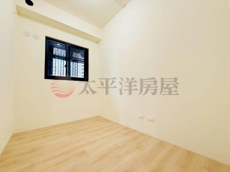 世界仁園景溫馨2房平車房屋室內格局與周邊環境