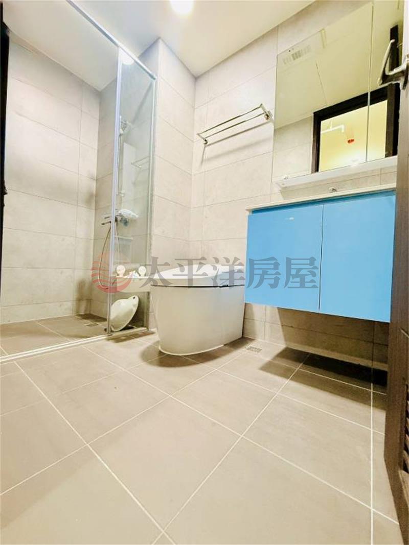 世界仁園景溫馨2房平車房屋室內格局與周邊環境