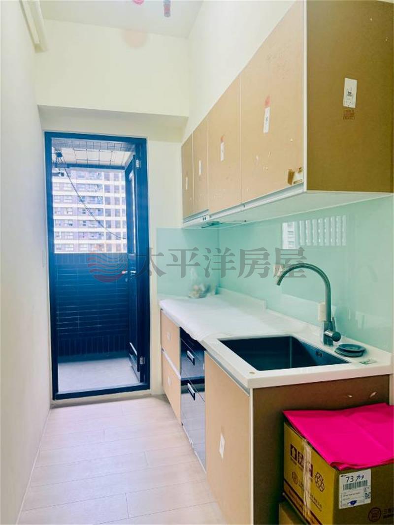 世界仁園景溫馨2房平車房屋室內格局與周邊環境