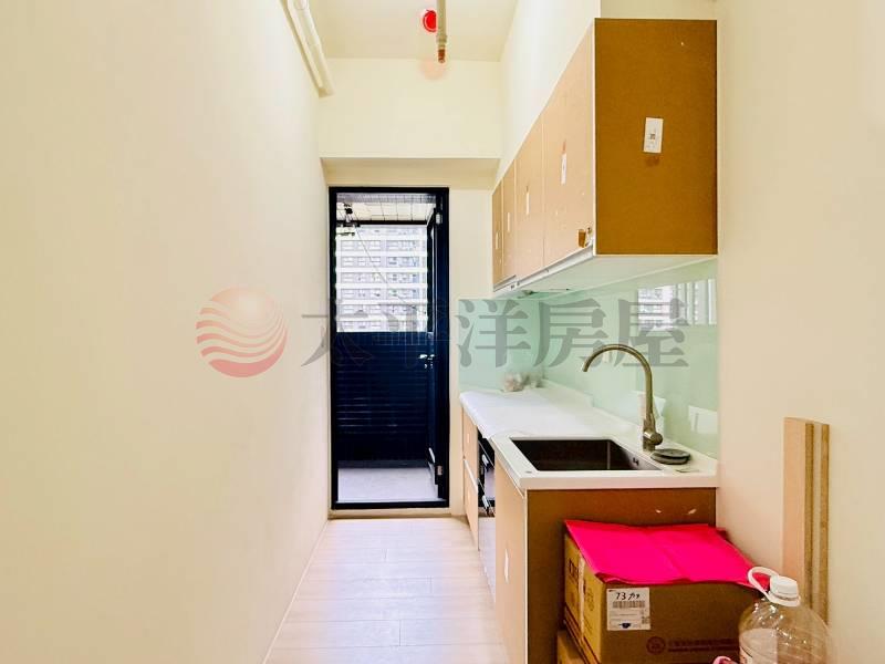 世界仁園景溫馨2房平車房屋室內格局與周邊環境