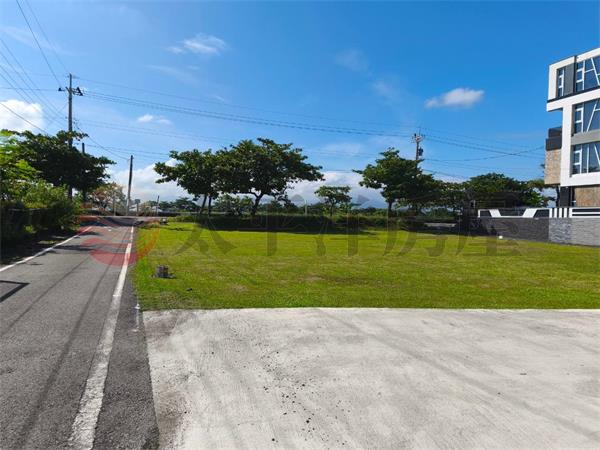 冬山河岸第一排風景區建地房屋室內格局與周邊環境