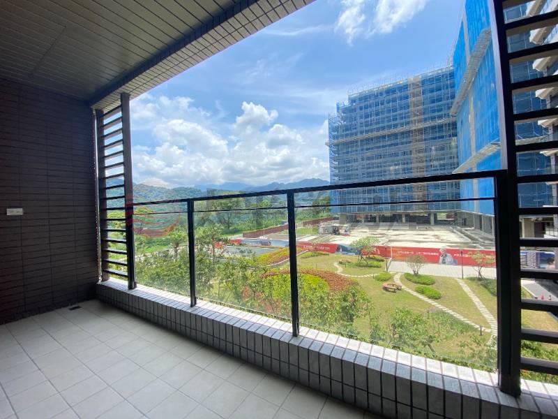 雲品面南大景套房+車位房屋室內格局與周邊環境