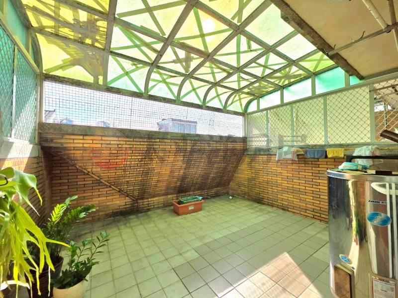 龍潭國中旁拉法葉花園美墅房屋室內格局與周邊環境