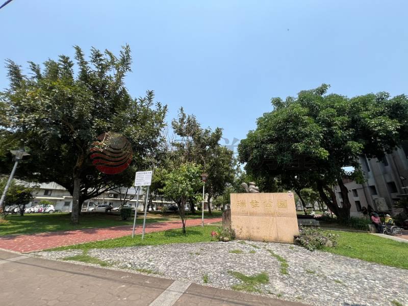 瑞發街大面寬透天房屋室內格局與周邊環境