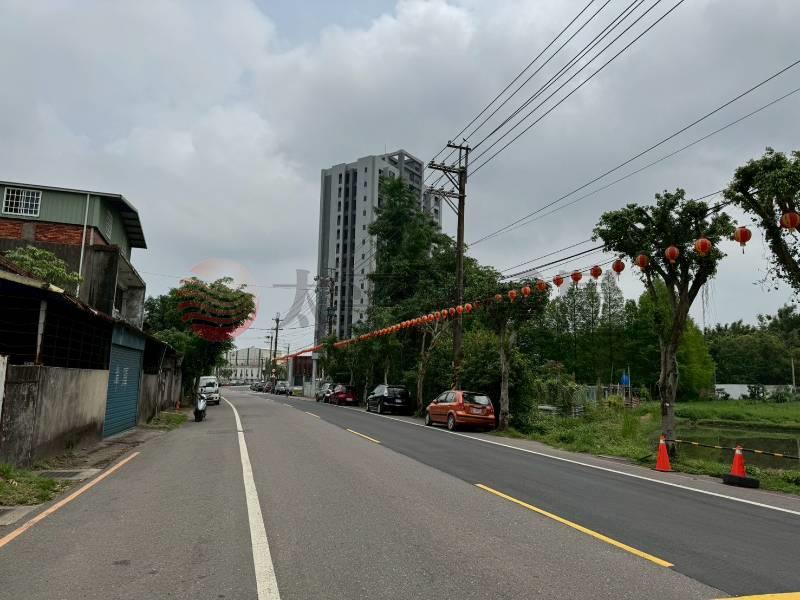 八擴旁正13米路方正建地房屋室內格局與周邊環境