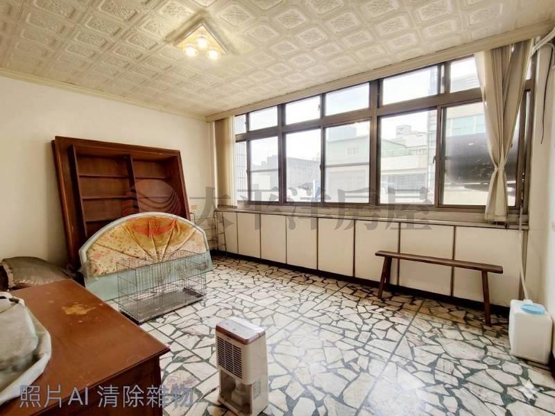 正延平路透天店面房屋室內格局與周邊環境