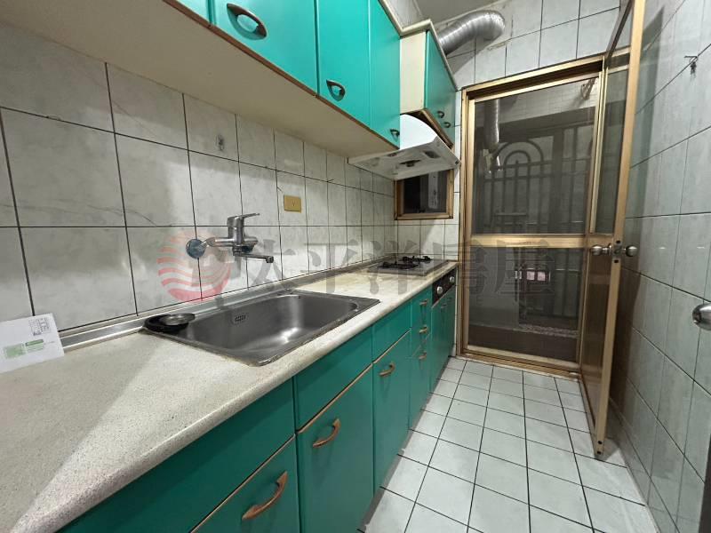 全聯旁稀有電梯二房房屋室內格局與周邊環境