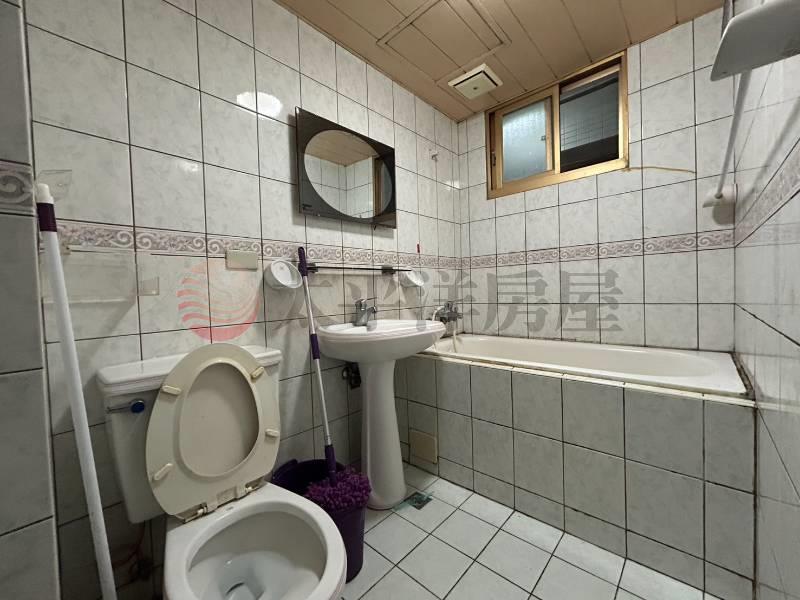 全聯旁稀有電梯二房房屋室內格局與周邊環境