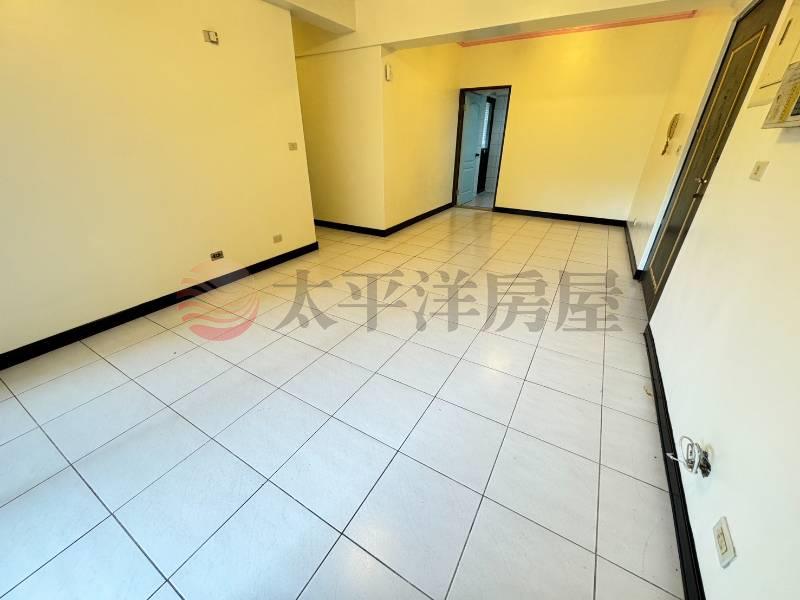 暖暖電梯3房平車位房屋室內格局與周邊環境