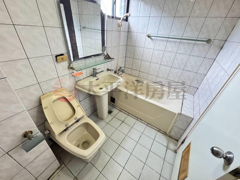 暖暖電梯3房平車位房屋室內格局與周邊環境