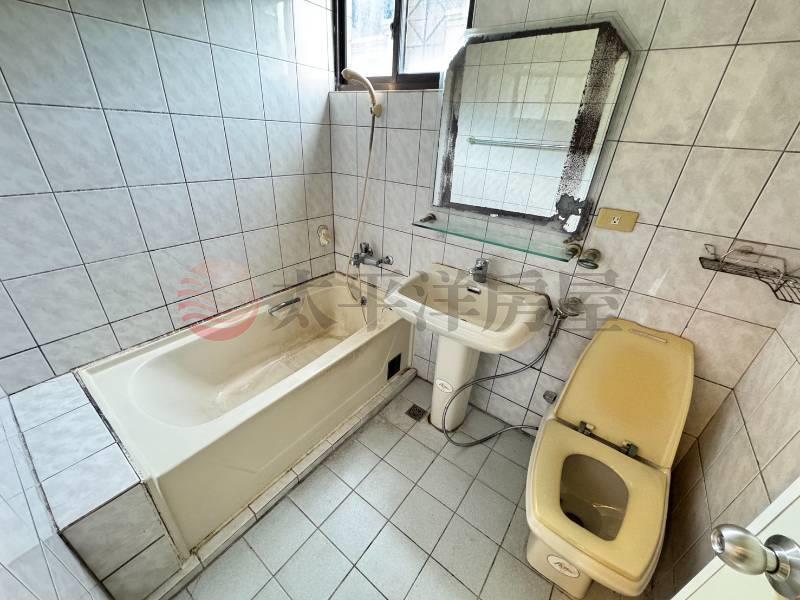 暖暖電梯3房平車位房屋室內格局與周邊環境