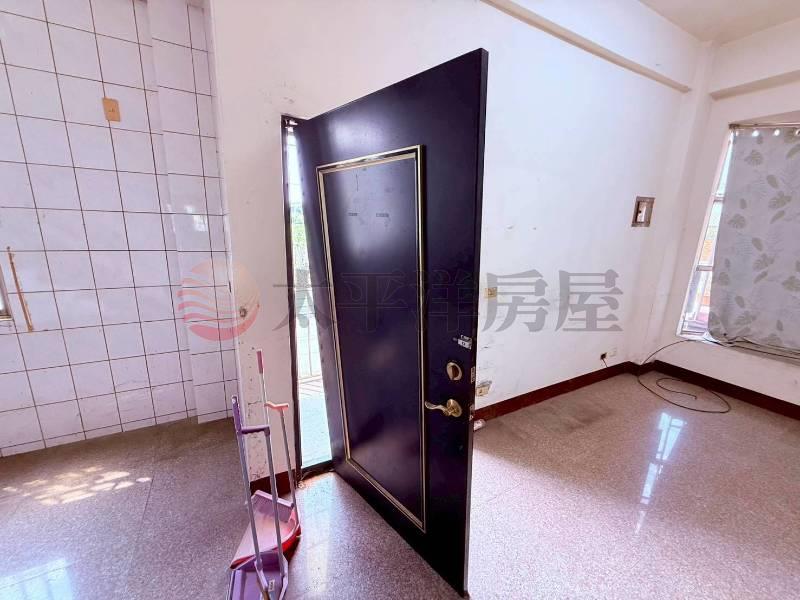 大村大溪路旁邊間透天房屋室內格局與周邊環境