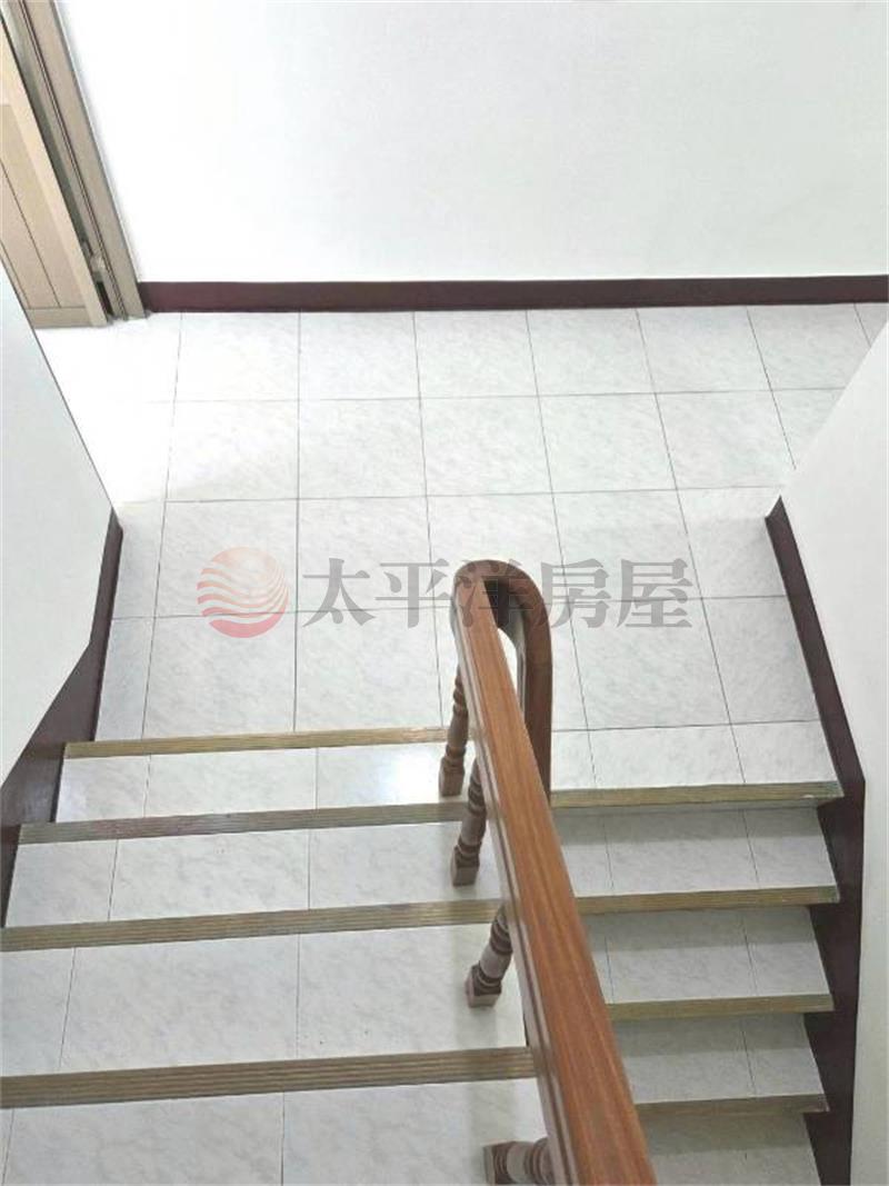 員林美透天全棟整修房屋室內格局與周邊環境