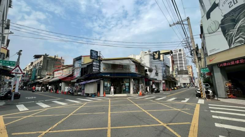 寶雅旁賺錢店面房屋室內格局與周邊環境