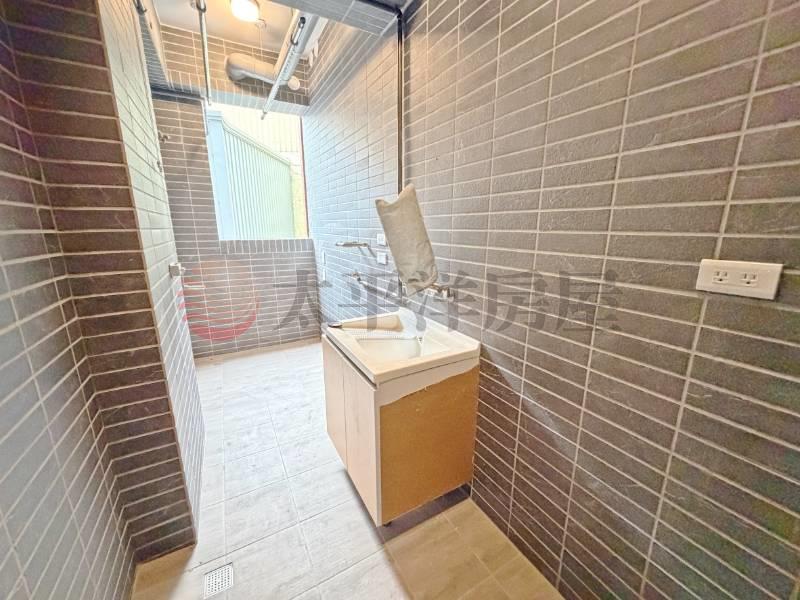 中山逸璟全新大三房平車房屋室內格局與周邊環境