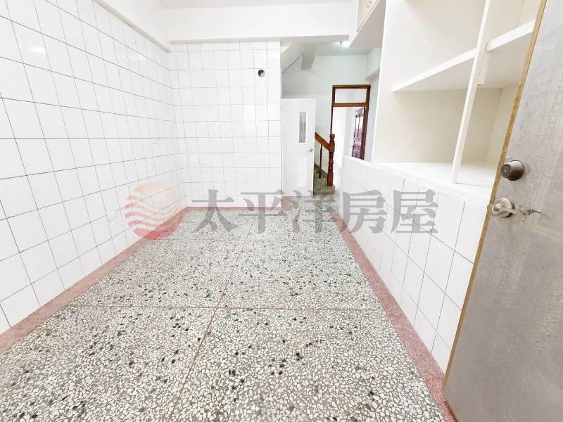 員林僑信學區店住+平車房屋室內格局與周邊環境