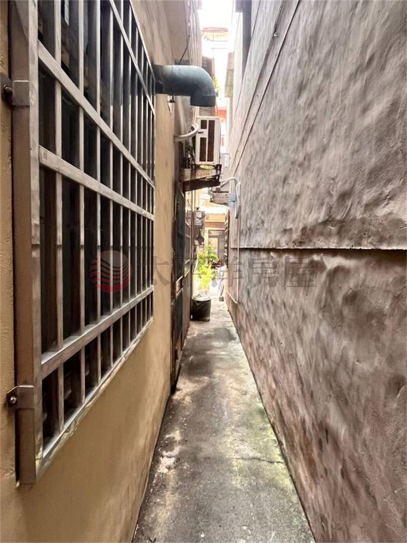 員東路旁近學區美透天房屋室內格局與周邊環境