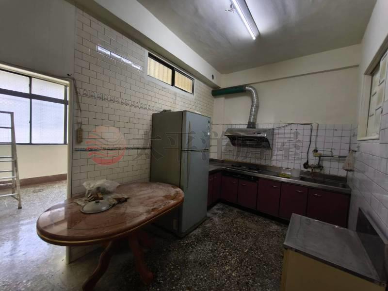 員林㊣建國路金店面房屋室內格局與周邊環境