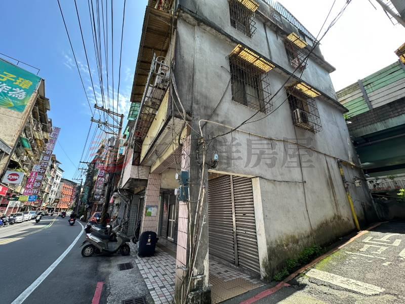 聖心對面a透店房屋室內格局與周邊環境